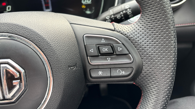 MG HS 1.5 T-GDI Trophy 5dr Petrol Hatchback